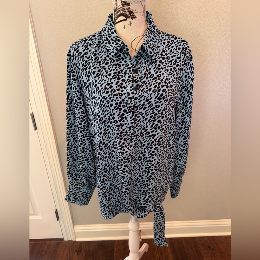 Chico’s Leopard Print Top Size w16
